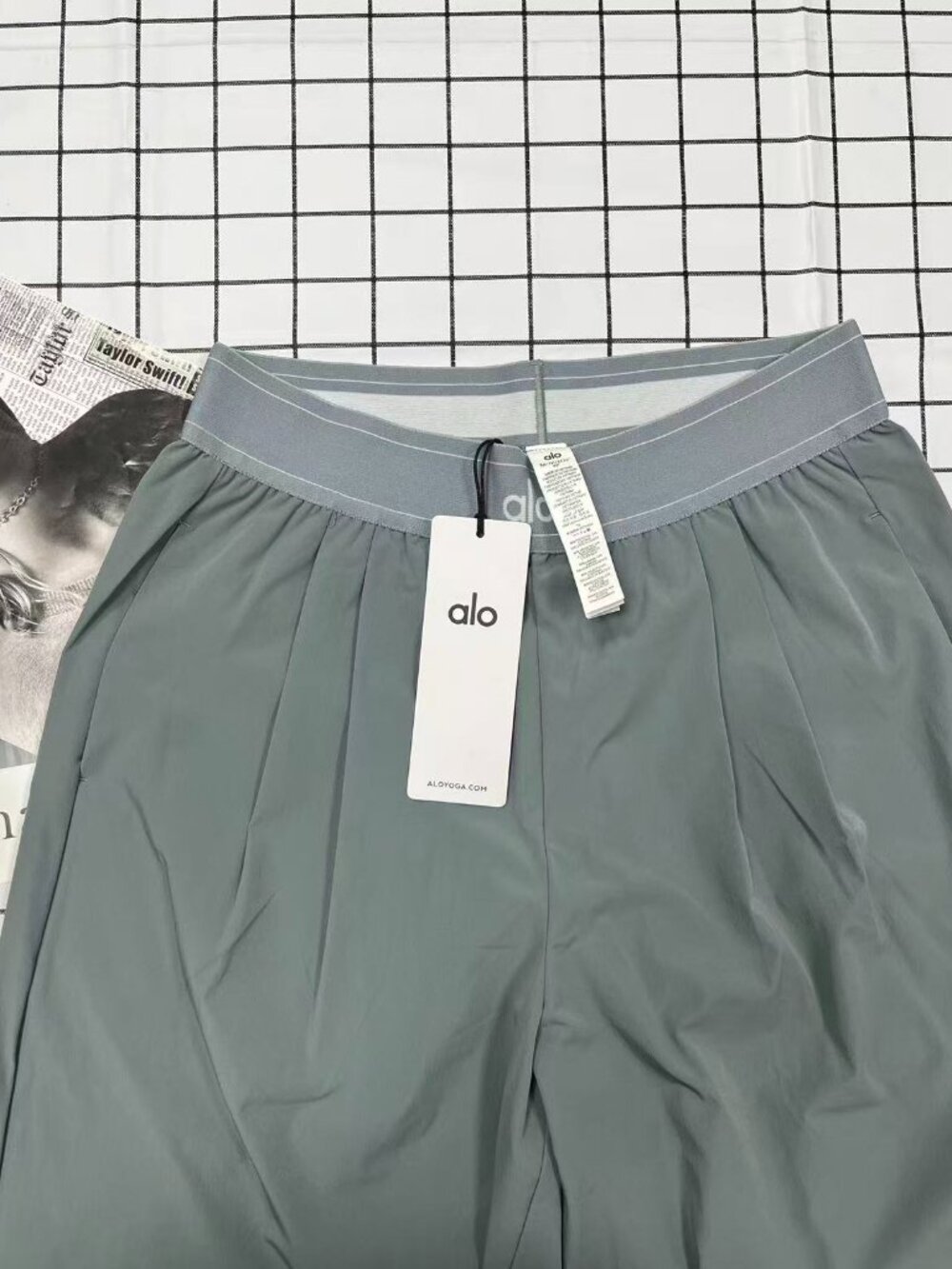 🕧Brand new ALO Yoga Suit Up Trouser Steel Grey (Regular)👩‍💼 - Picture 4 of 8